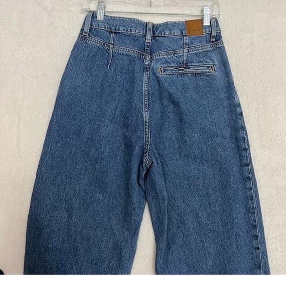 Zara Pleated High Rise Wide Leg Jeans - Picture 3 of 6
